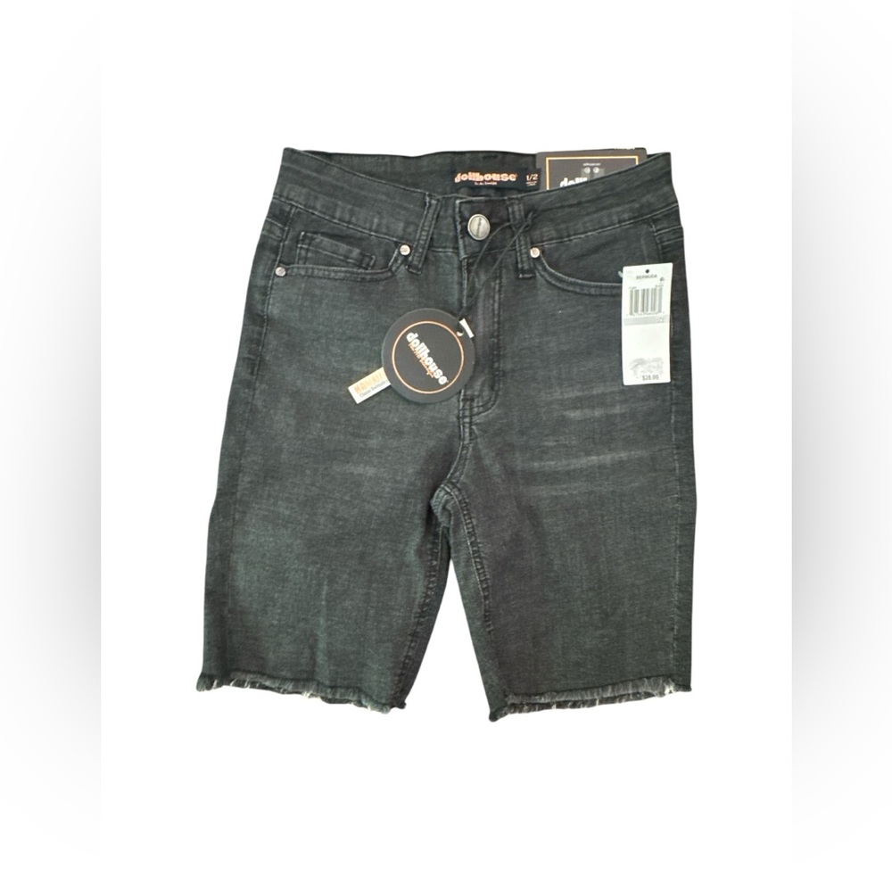 Dollhouse Women’s Size 1/2 Juniors Streth Denim Bermuda Shorts in Washed Black